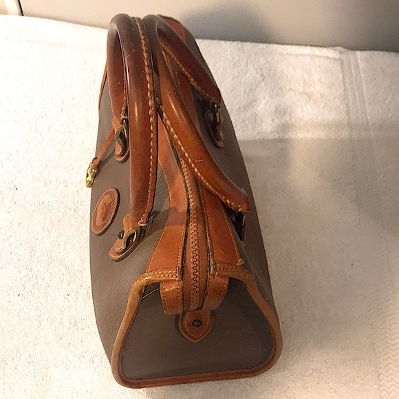 Dooney & Bourke purse. - Picture 4 of 6